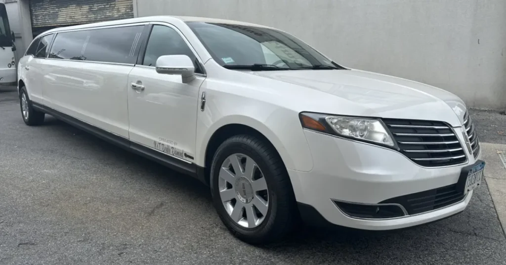 White Lincoln MKTL Limousine